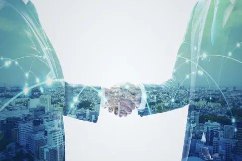 握手をしている写真